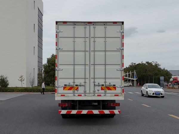 豪沃牌ZZ5187XXYK511JF1廂式運輸車公告圖片