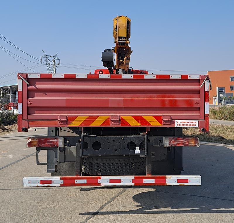 猛卡士特牌XCL5312JSQH隨車起重運輸車公告圖片