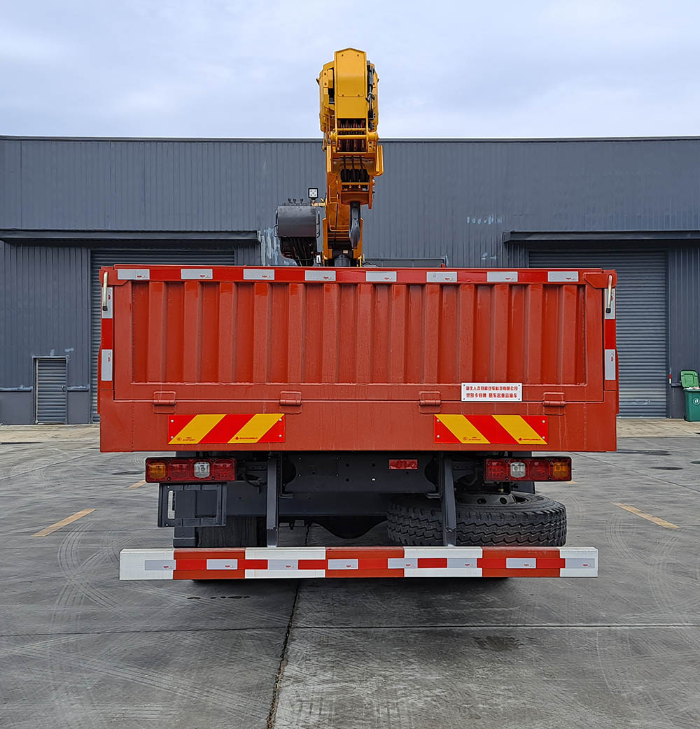猛卡士特牌XCL5189JSQ6隨車起重運輸車公告圖片