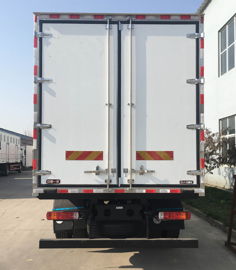 解放牌CA5250XLCP26K2L5T3E6A80冷藏車(chē)公告圖片