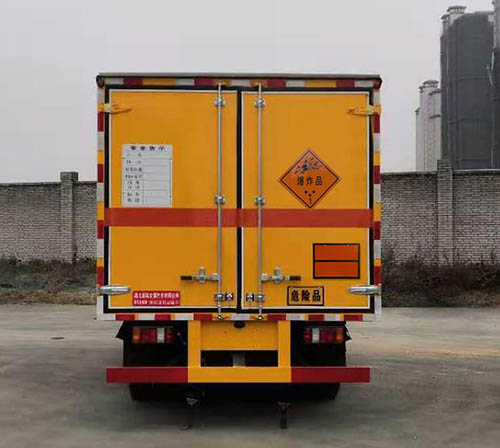 順風(fēng)智造牌SFZ5060XQYJ6爆破器材運(yùn)輸車公告圖片