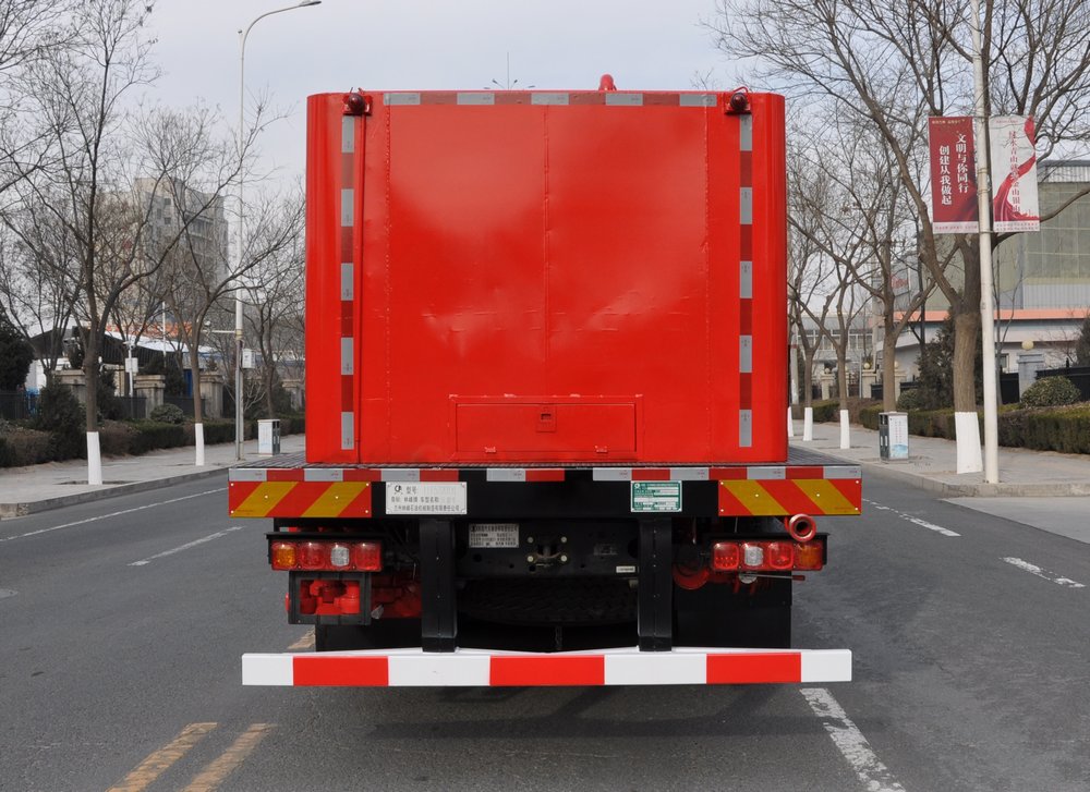 林峰牌LLF5320TYL壓裂車公告圖片