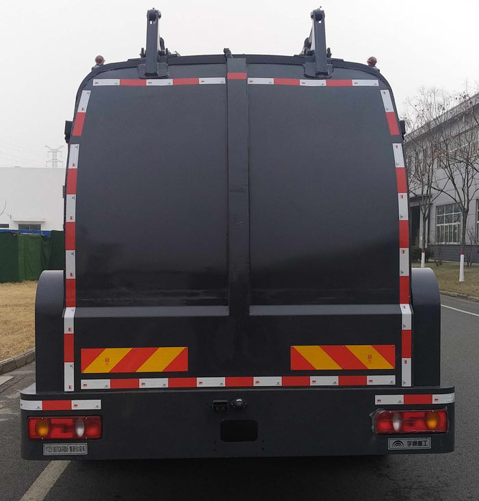 宇通牌YTZ5180TCAT0D6餐廚垃圾車公告圖片