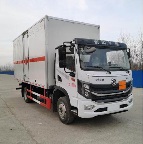 順風(fēng)智造牌SFZ5126XQYE6爆破器材運(yùn)輸車