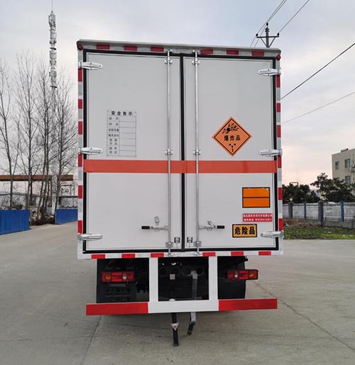 順風(fēng)智造牌SFZ5126XQYE6爆破器材運(yùn)輸車公告圖片