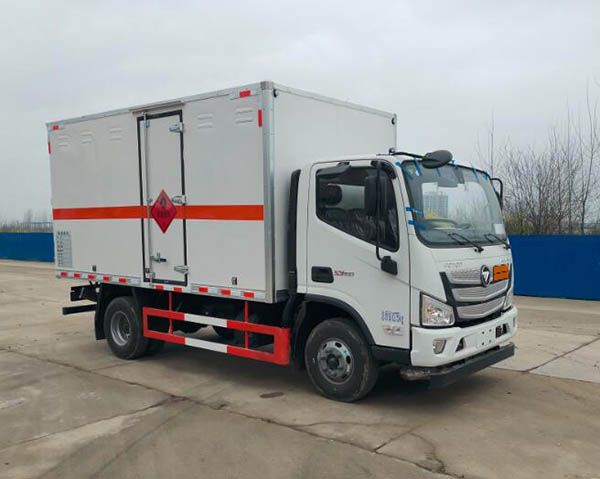 順風(fēng)智造牌SFZ5082XRYB6易燃液體廂式運(yùn)輸車