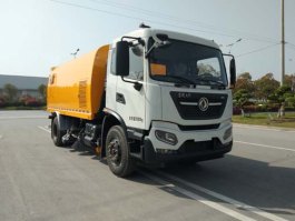 扫路车