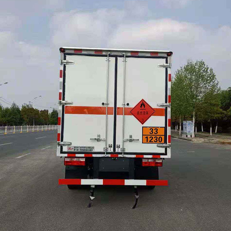 楚飛牌CLQ5041XRY6E易燃液體廂式運(yùn)輸車公告圖片