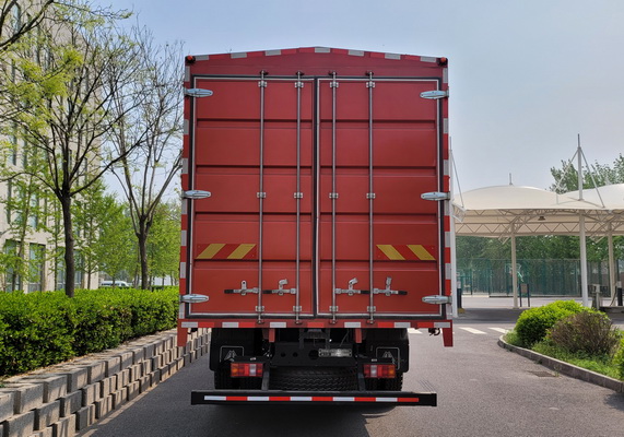 豪沃牌ZZ5187CCYK561DF1B倉柵式運(yùn)輸車公告圖片