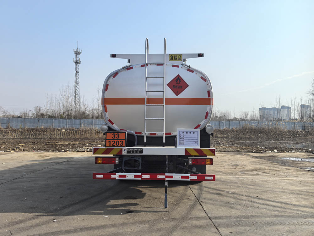 潤(rùn)知星牌SCS5261GYYSX6運(yùn)油車公告圖片