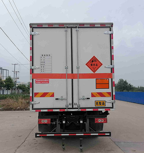 順風(fēng)智造牌SFZ5120XQYB6爆破器材運(yùn)輸車公告圖片