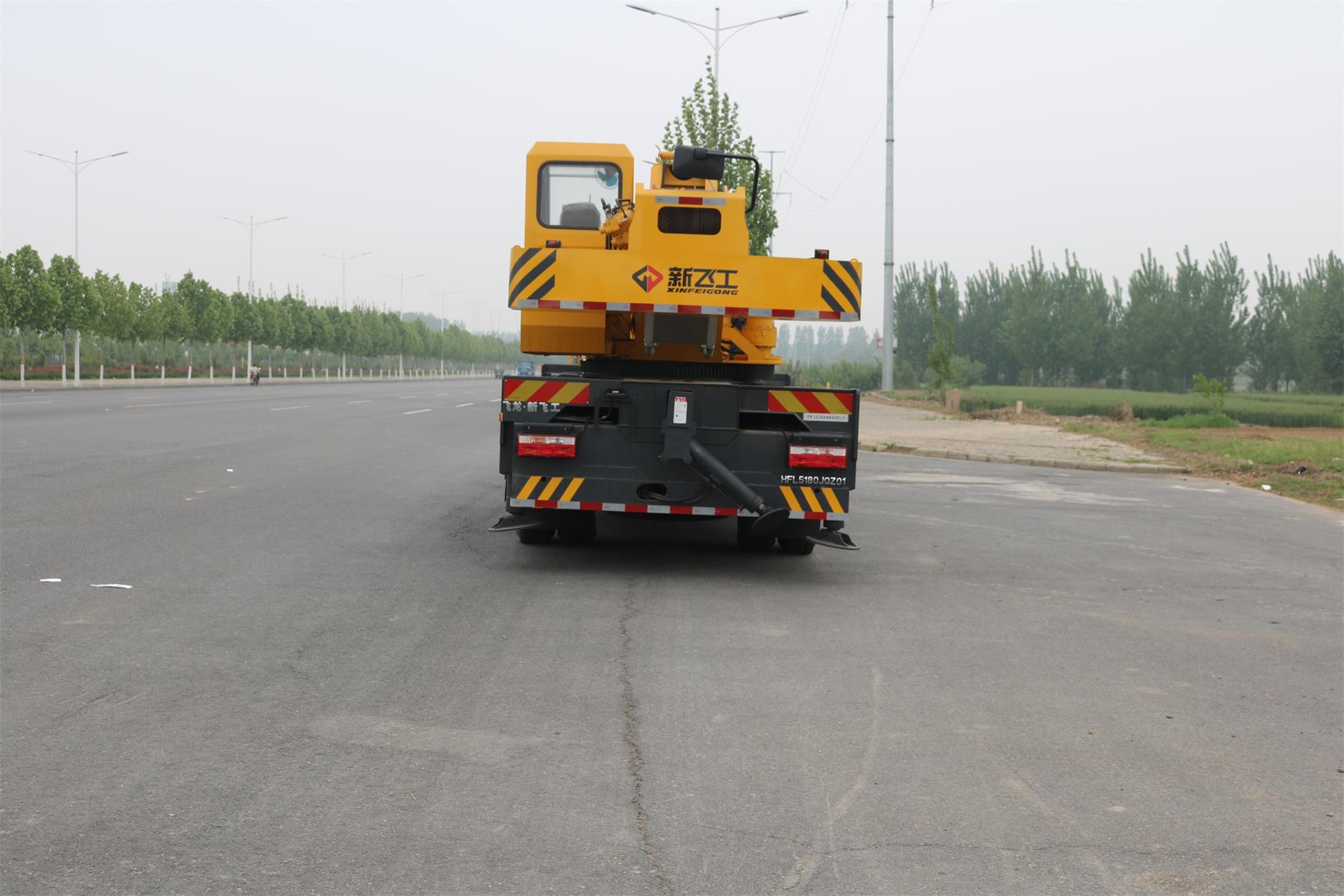 新飛工牌HFL5180JQZ01汽車起重機(jī)公告圖片