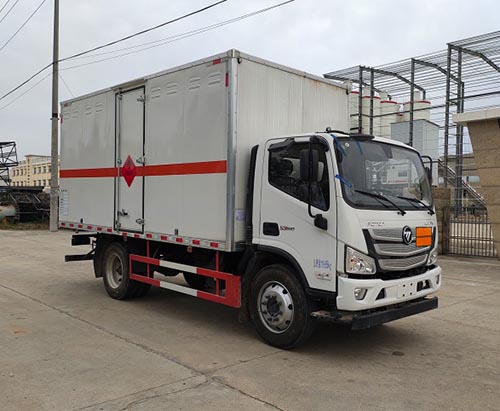 順風(fēng)智造牌SFZ5120XRYB6易燃液體廂式運(yùn)輸車