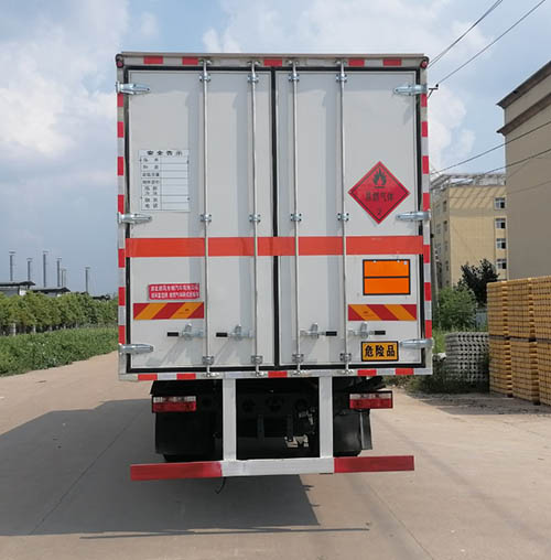 順風(fēng)智造牌SFZ5185XRQE6易燃?xì)怏w廂式運(yùn)輸車公告圖片