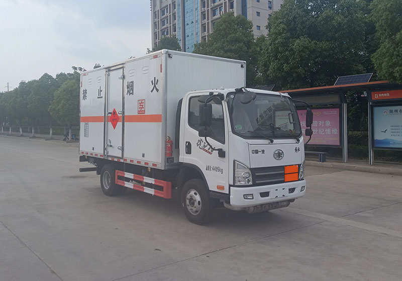 專威牌HTW5041XRQCA6易燃?xì)怏w廂式運輸車