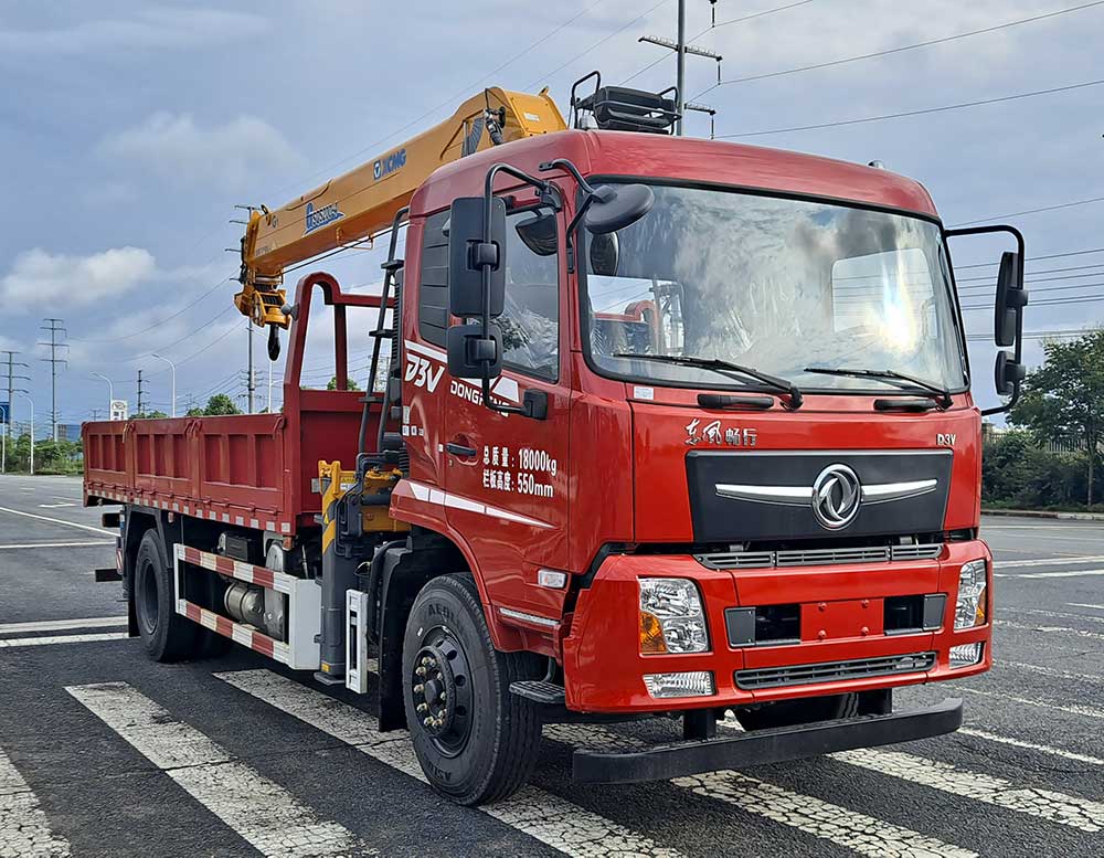 猛卡士特牌XCL5183JSQ6隨車起重運輸車