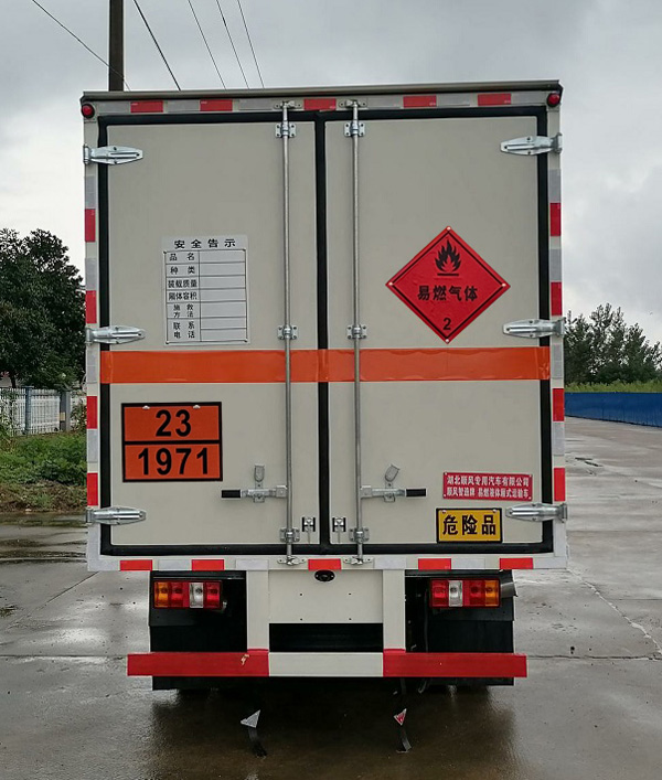 順風(fēng)智造牌SFZ5045XRQJ6易燃?xì)怏w廂式運(yùn)輸車公告圖片