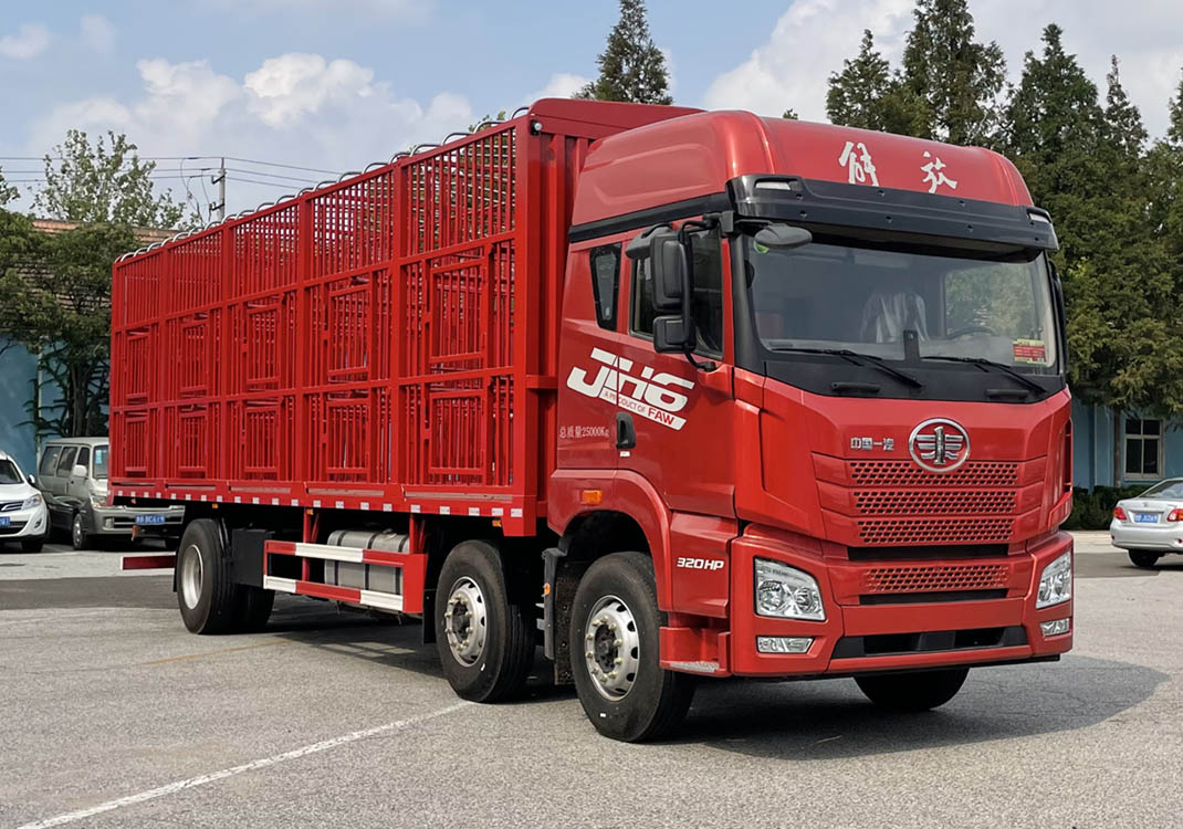 解放牌CA5250CCQP26K2L7T3E6A80畜禽運(yùn)輸車(chē)
