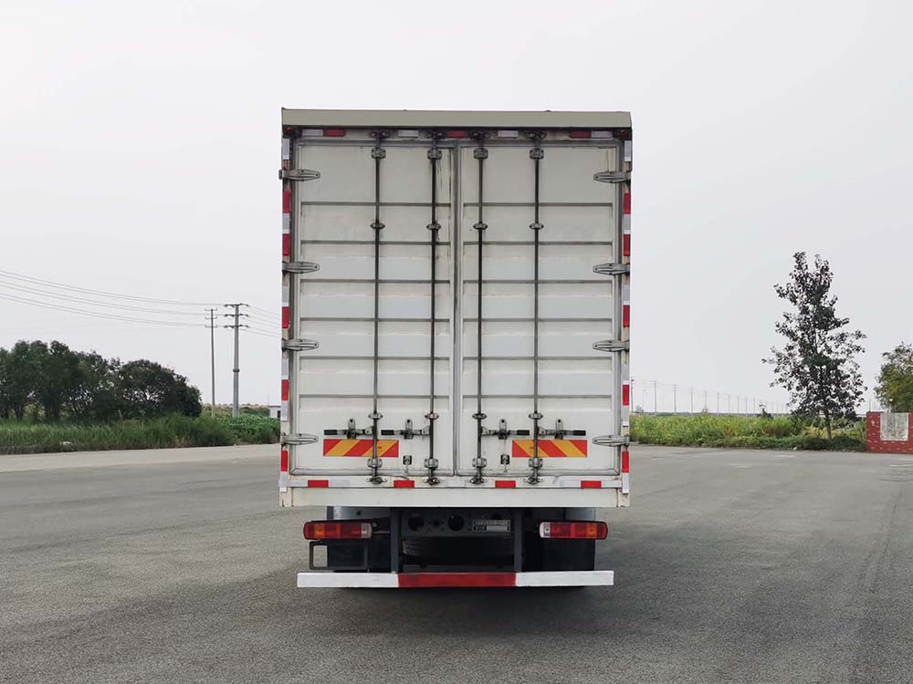 豪沃牌ZZ5187XXYN711GZ1BEV純電動廂式運輸車公告圖片