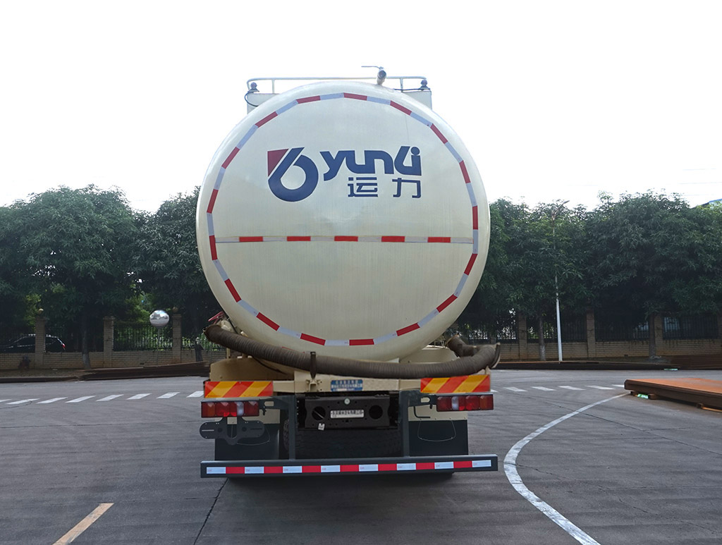 運(yùn)力牌LG5315GFLZ6低密度粉粒物料運(yùn)輸車公告圖片