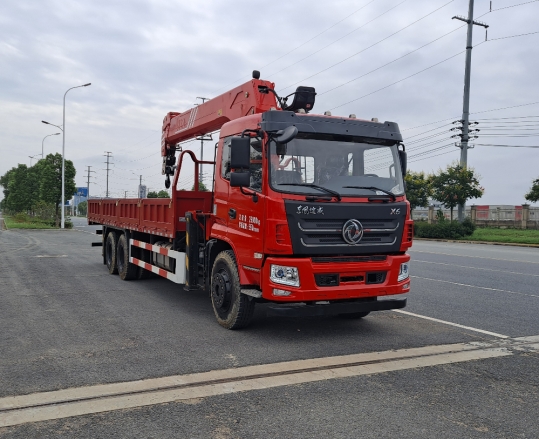 猛卡士特牌XCL5250JSQ6隨車起重運輸車