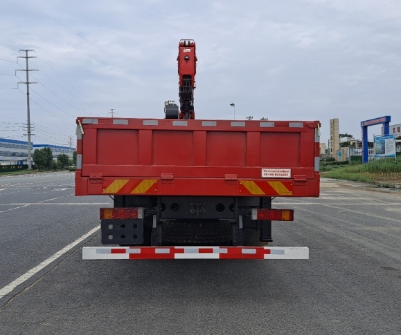 猛卡士特牌XCL5250JSQ6隨車(chē)起重運(yùn)輸車(chē)公告圖片