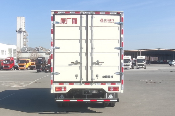 豪沃牌ZZ5047XXYC3314F145廂式運輸車公告圖片