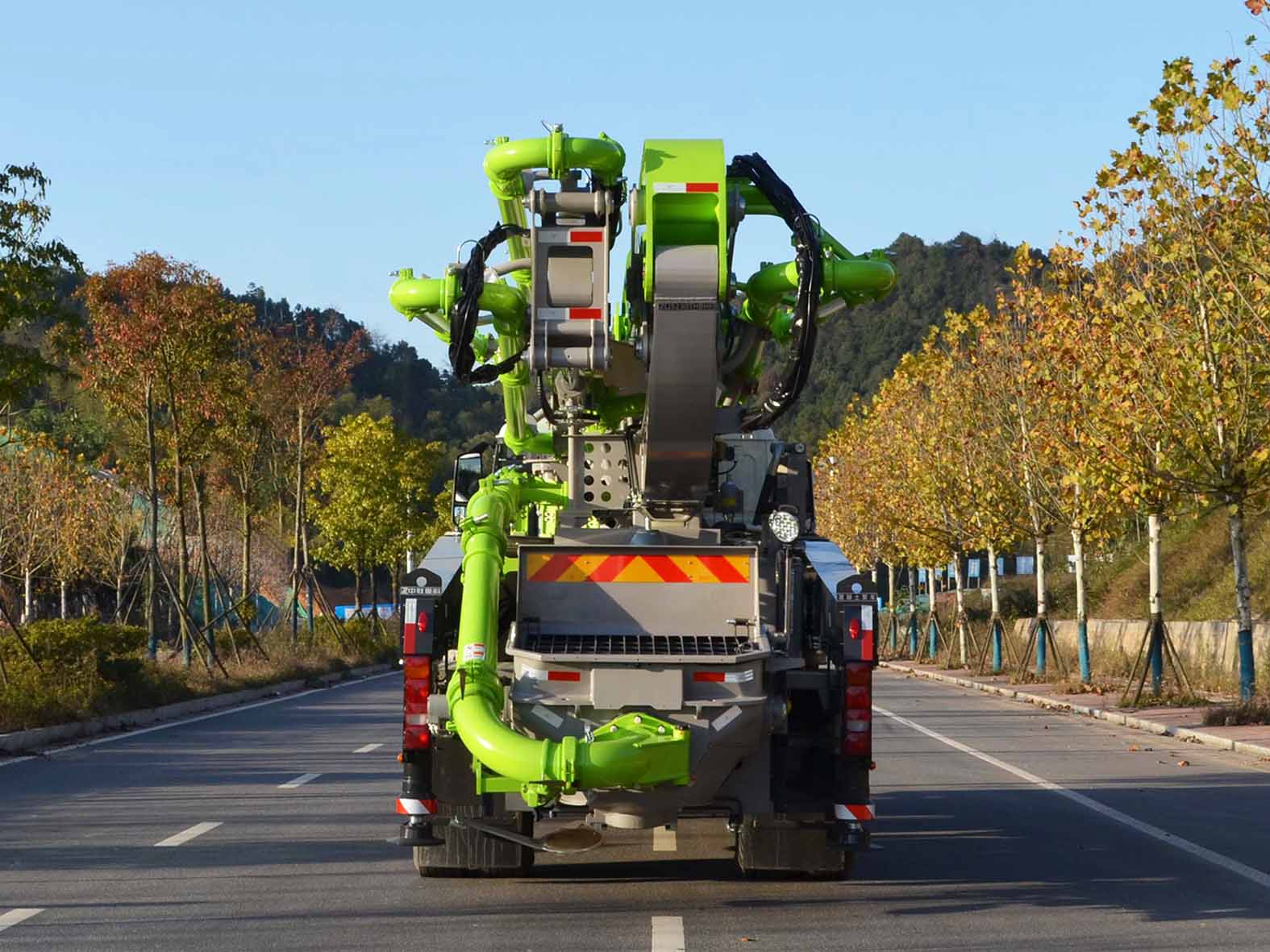 中聯(lián)牌ZLJ5230THBHF混凝土泵車(chē)公告圖片