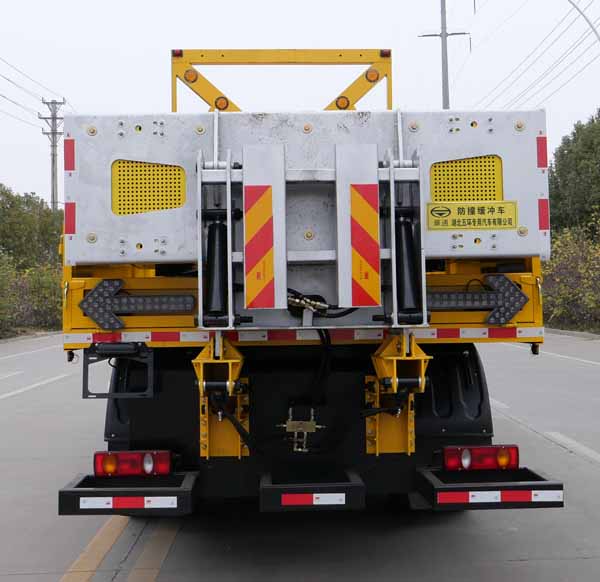 華通牌HCQ5120TFZDF6防撞緩沖車公告圖片