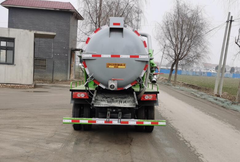 中盛誠達(dá)牌LZZ5046GXWBJ6吸污車公告圖片