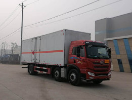 顺风智造牌SFZ5260XRYC6易燃液体厢式运输车