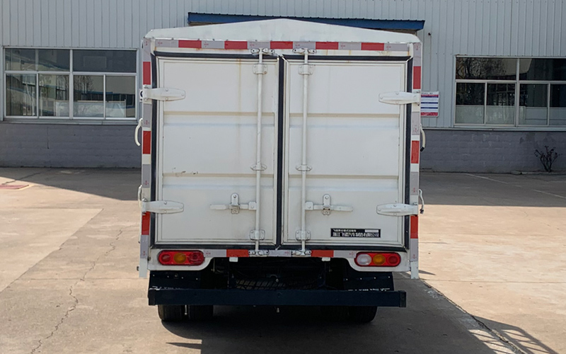 飛碟牌FD5042CCYR66K6-1倉(cāng)柵式運(yùn)輸車(chē)公告圖片