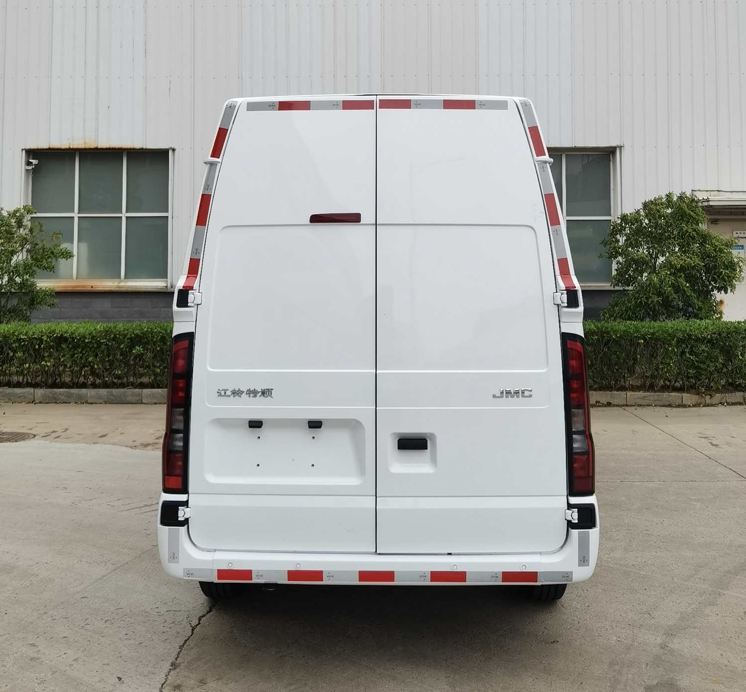 江鈴牌JX5045XXYTG-M6廂式運(yùn)輸車(chē)公告圖片