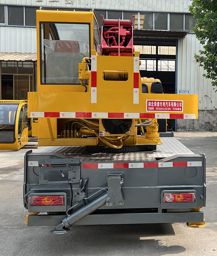 舜德牌SDS5042JQZJB6汽車起重機(jī)公告圖片