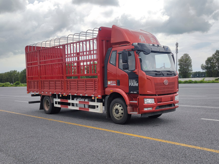 解放牌CA5181CCYP62K1L4E6倉柵式運輸車