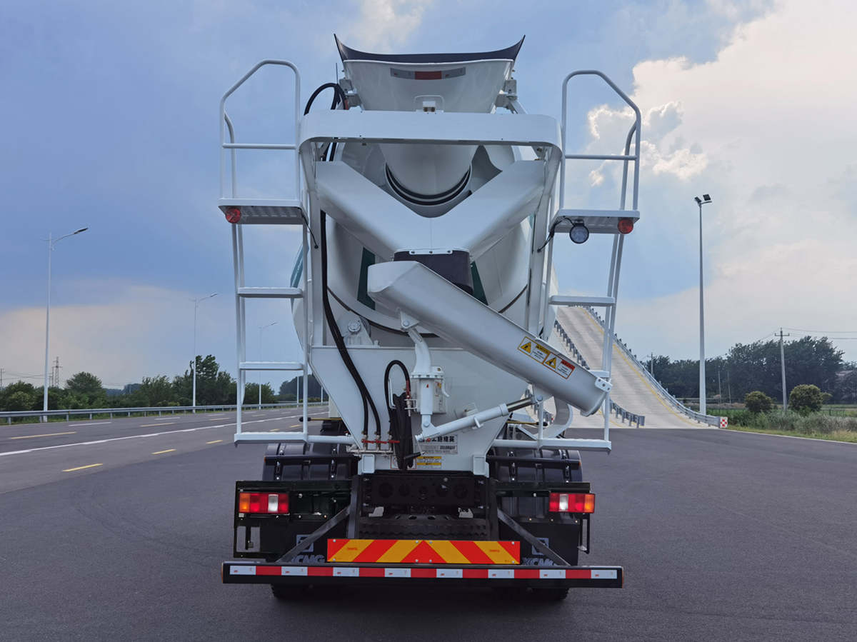 徐工牌XZS5181GJBC1Z混凝土攪拌運(yùn)輸車公告圖片