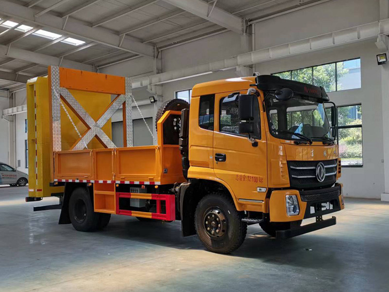 程力威牌CLW5121TFZBHA防撞緩沖車