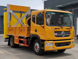 程力威牌CLW5123TFZBHA防撞緩沖車