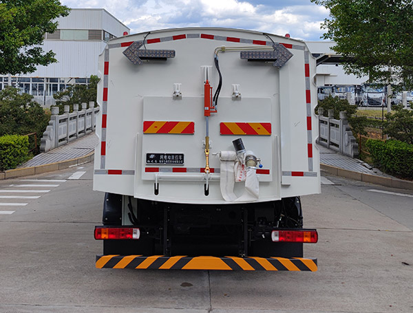 福龍馬牌FLM5180TXSFMBEV純電動洗掃車公告圖片