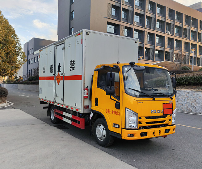 程力牌CL5041XQY6BXW爆破器材運(yùn)輸車