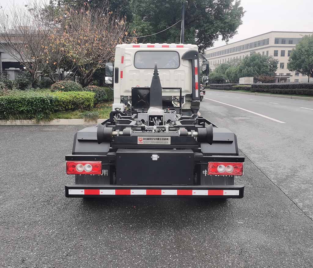 中汽牌ZQZ5071ZXXF6車(chē)廂可卸式垃圾車(chē)公告圖片