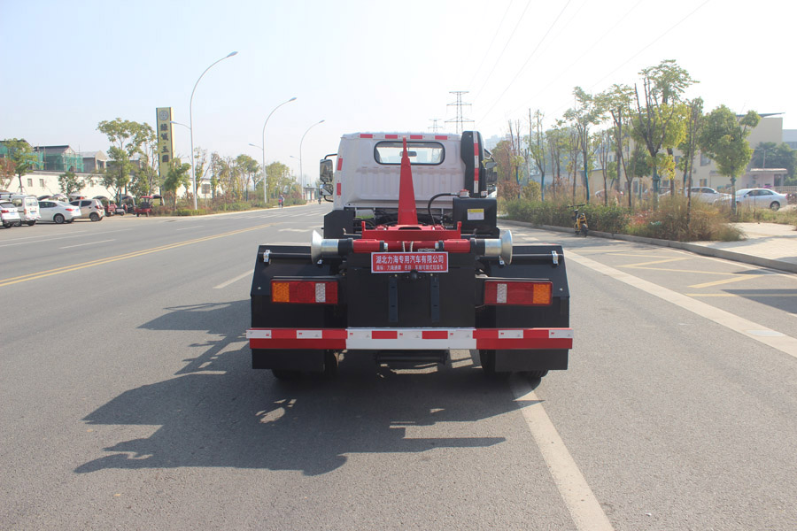 力海通牌HLH5120ZXXSH6車廂可卸式垃圾車公告圖片