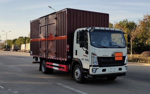 百捷牌QYY5120XRQZZ6易燃?xì)怏w廂式運(yùn)輸車