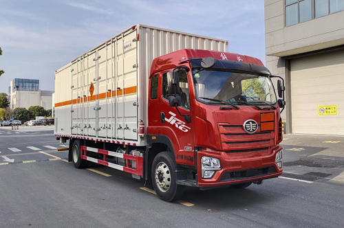 百捷牌QYY5180XQYCA6爆破器材運(yùn)輸車