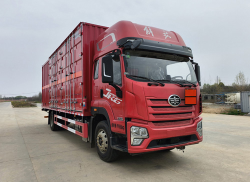 百捷牌QYY5180XRQCA6易燃?xì)怏w廂式運(yùn)輸車