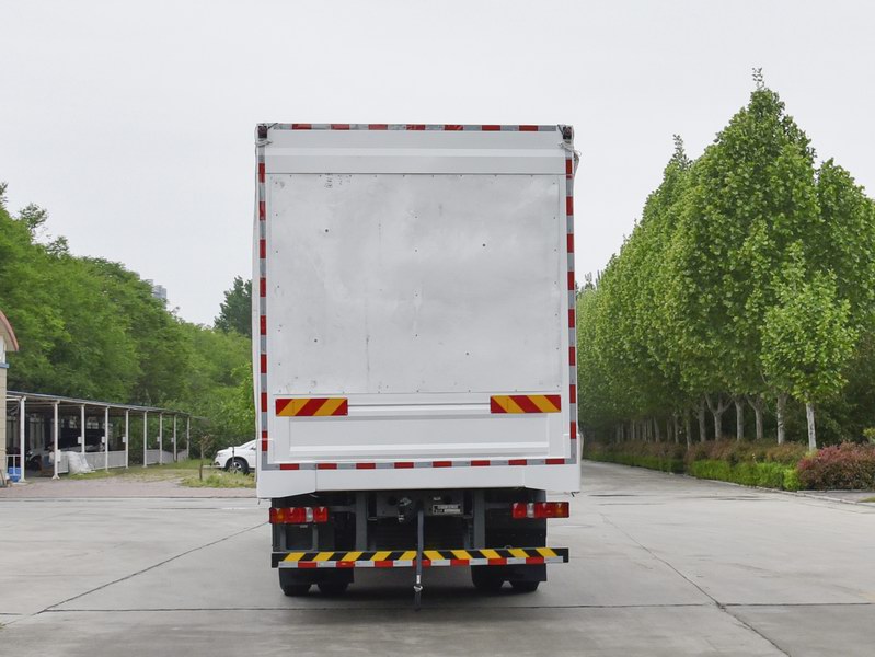 豪沃牌ZZ5257XXYN56CJF1L-1廂式運輸車公告圖片