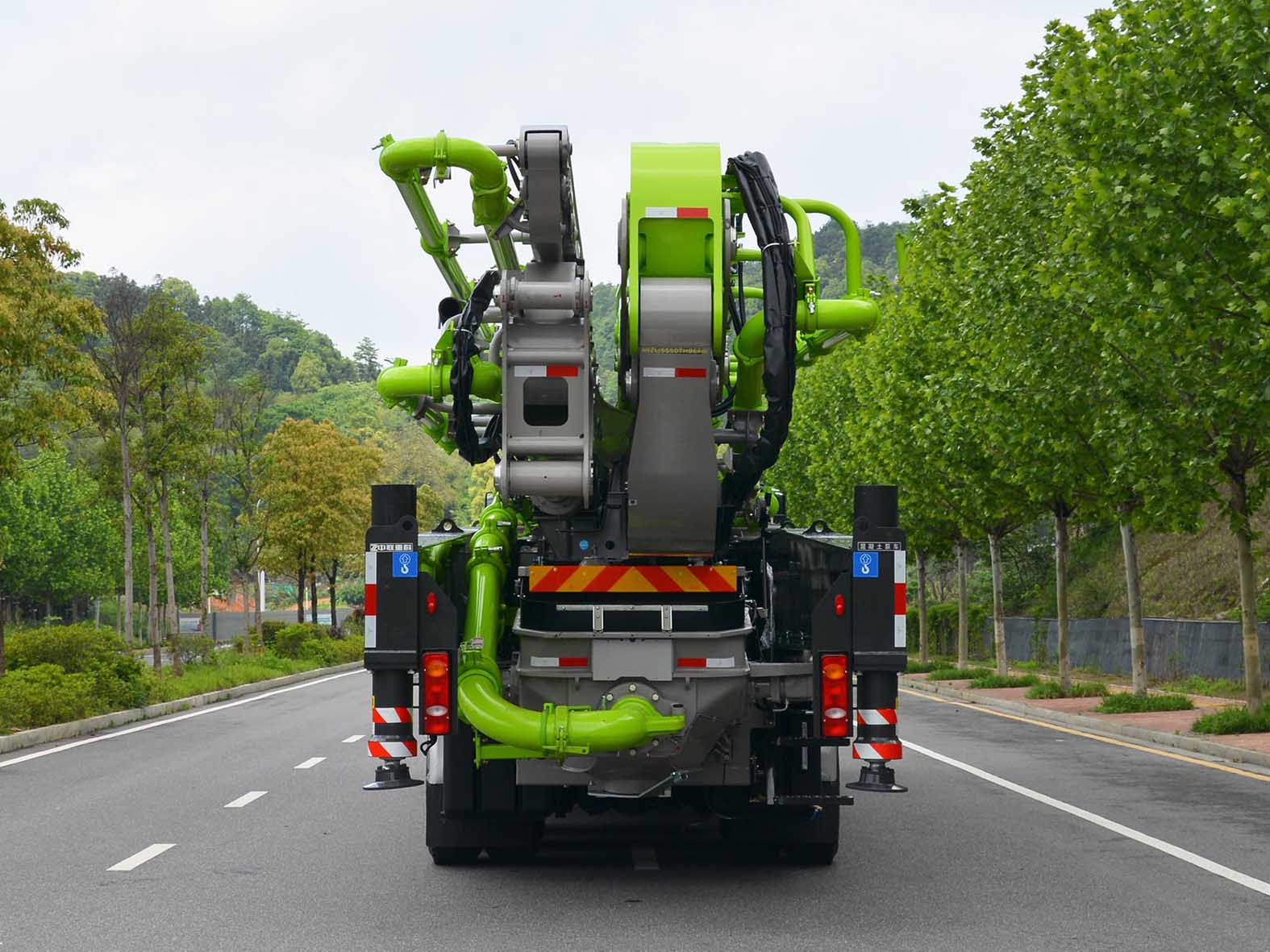 中聯(lián)牌ZLJ5550THBEF混凝土泵車公告圖片