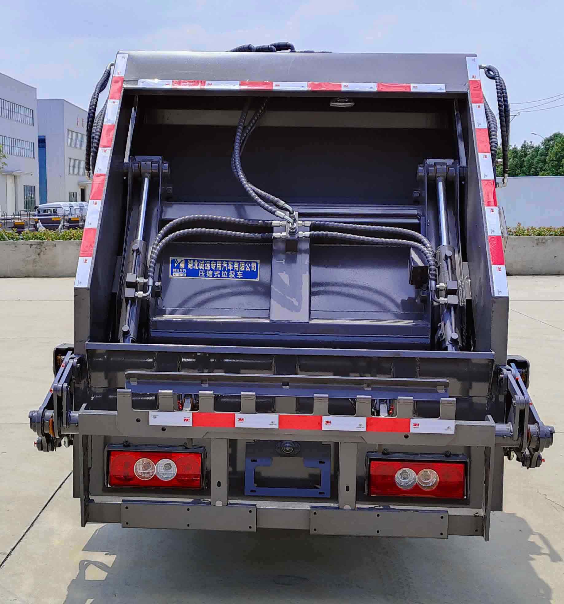冠遠牌SCY5040ZYSBJ6壓縮式垃圾車公告圖片