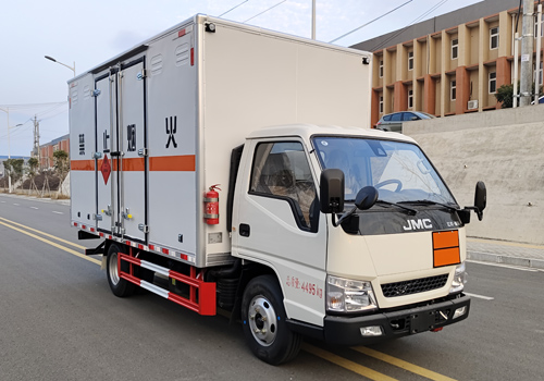 匯力威牌VVV5040XRYJX6易燃液體廂式運(yùn)輸車