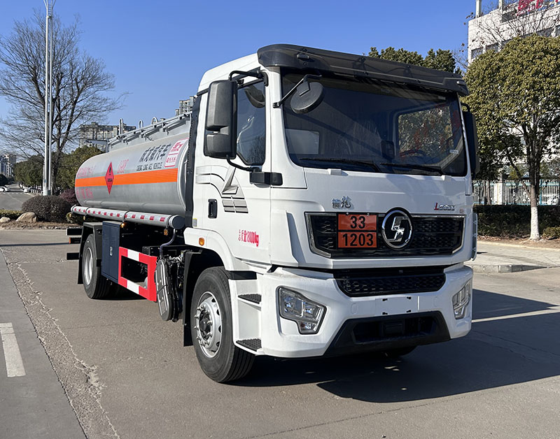 楚飛牌CLQ5181GYY6SX運(yùn)油車(chē)